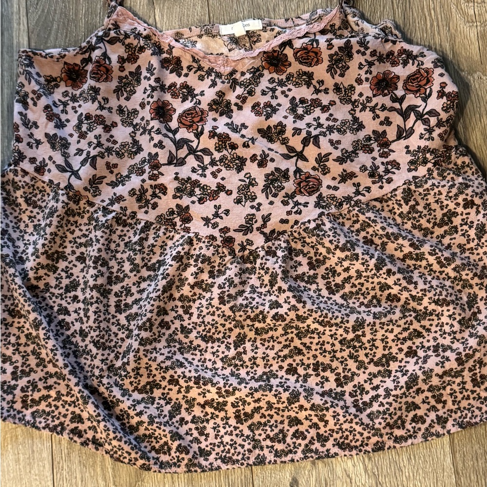 9 women’s Tanks
